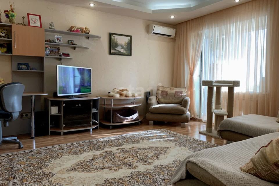 Продаётся 1-комнатная квартира, 43 м²