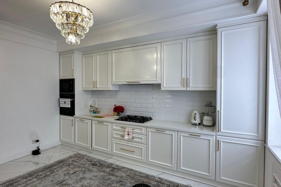 Продаётся 3-комнатная квартира, 114 м²