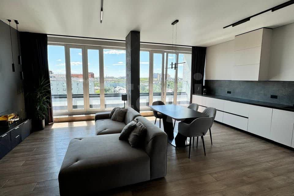 Продаётся 3-комнатная квартира, 109 м²