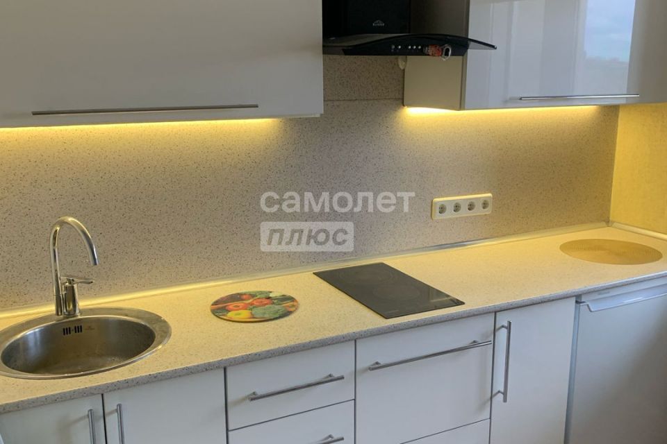 Продаётся 1-комнатная квартира, 42 м²