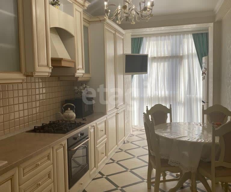 Продаётся 1-комнатная квартира, 52 м²