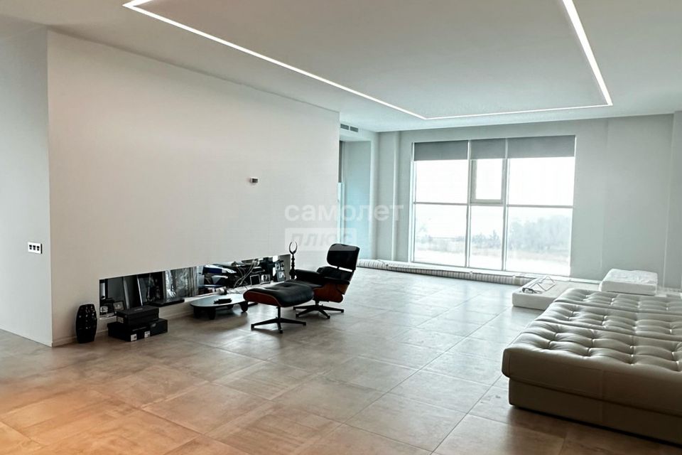 Продаётся 1-комнатная квартира, 120 м²