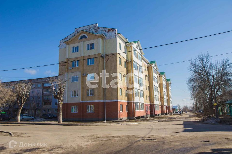 Продаётся 3-комнатная квартира, 137 м²