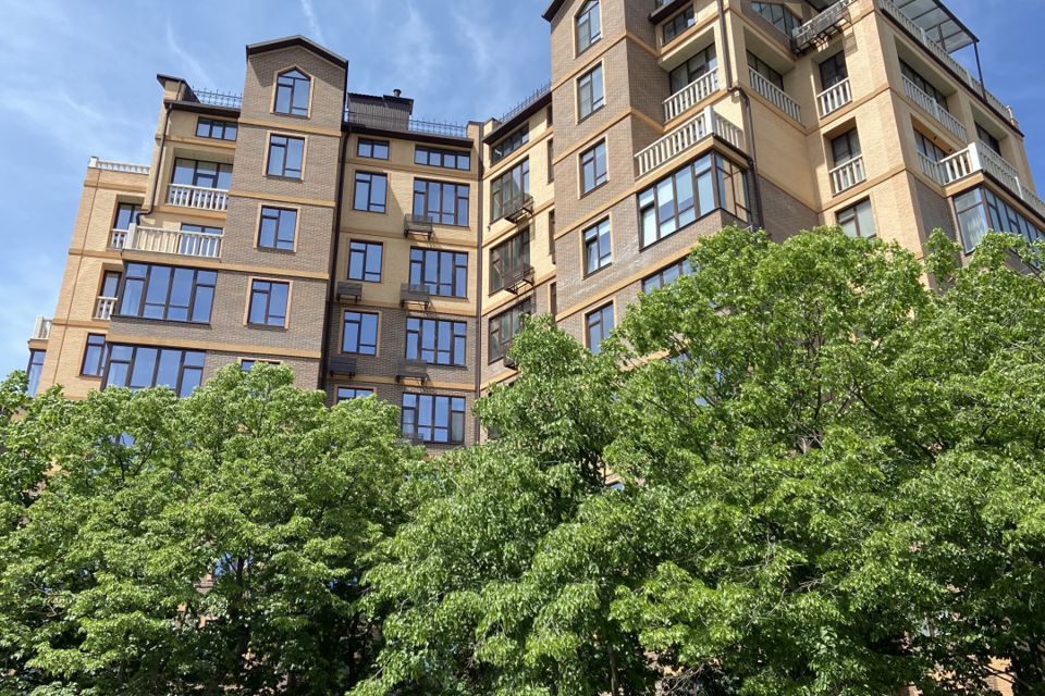 Продаётся 3-комнатная квартира, 102 м²