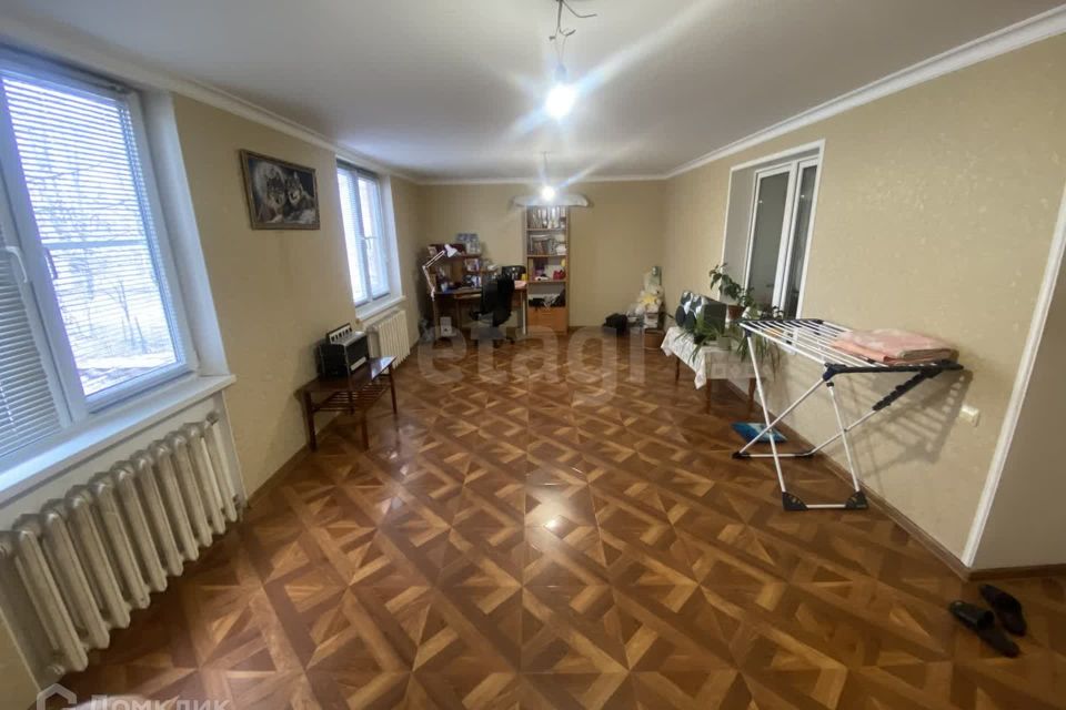 Продаётся 4-комнатная квартира, 119 м²
