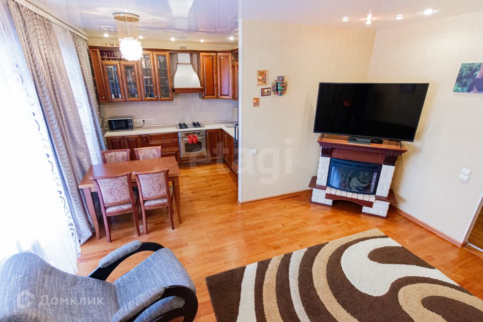 Продаётся 4-комнатная квартира, 71.4 м²