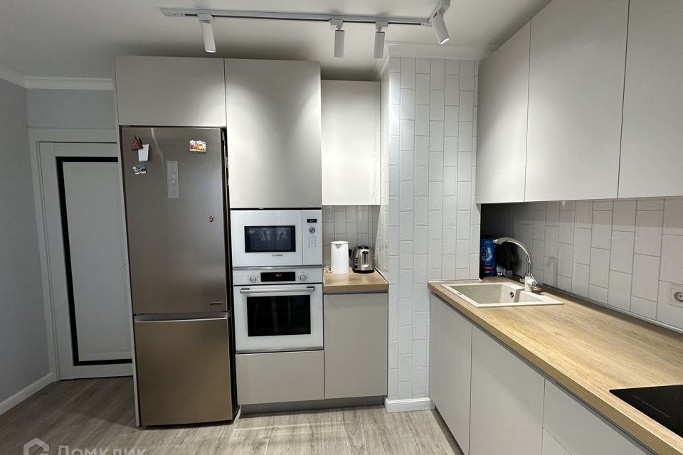 Продаётся 1-комнатная квартира, 42.3 м²