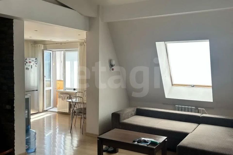 Продаётся 2-комнатная квартира, 101.5 м²