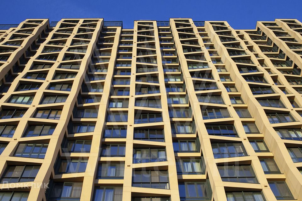 Продаётся 4-комнатная квартира, 105 м²