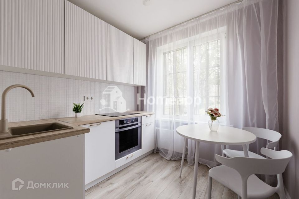 Продаётся 4-комнатная квартира, 64 м²