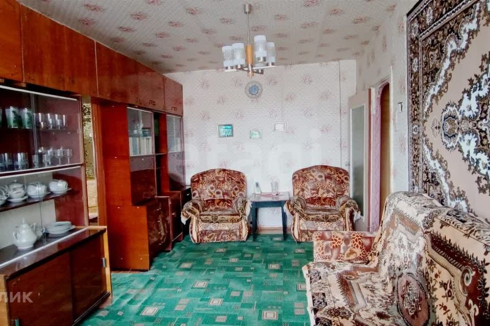 Продаётся 4-комнатная квартира, 60.5 м²