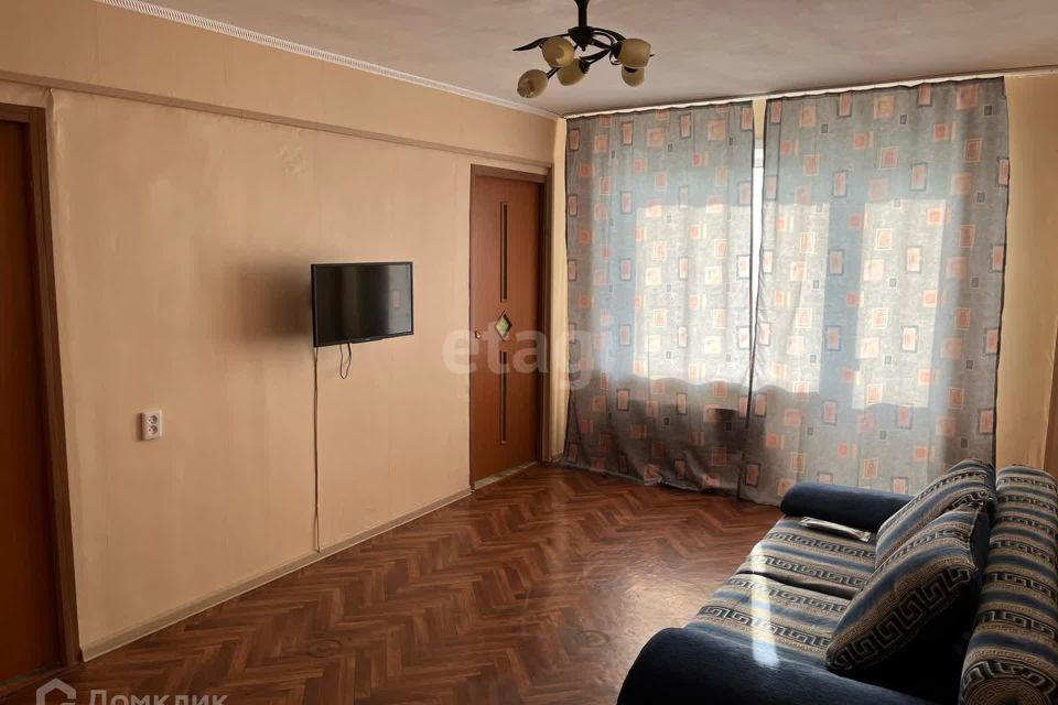 Продаётся 3-комнатная квартира, 49.4 м²