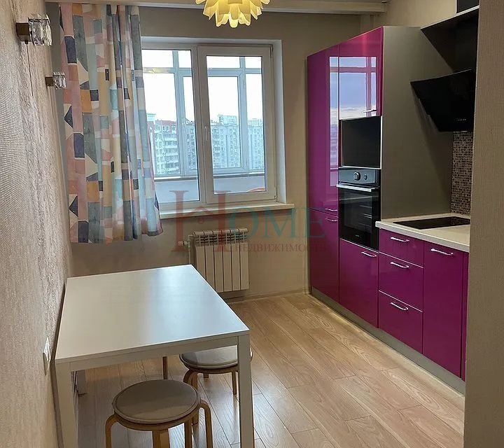 Сдаётся 1-комнатная квартира, 40 м²