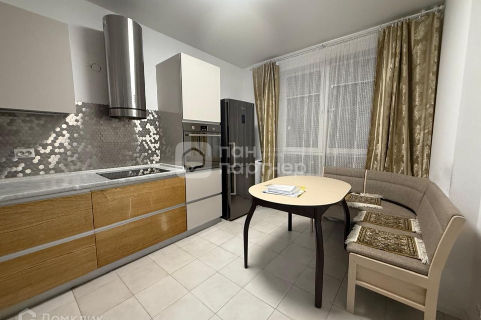 Продаётся 1-комнатная квартира, 37.3 м²