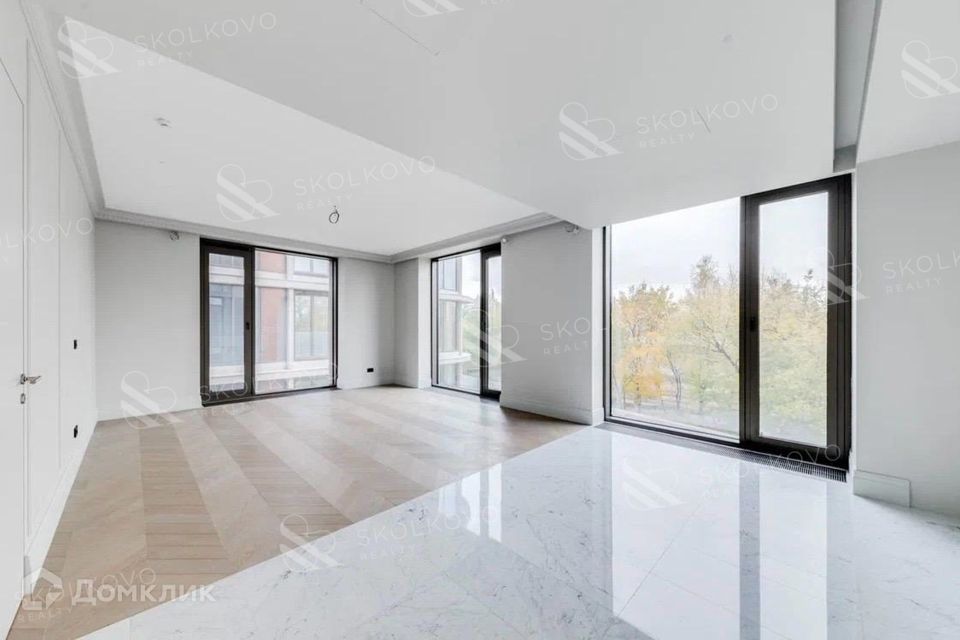 Продаётся 3-комнатная квартира, 105.9 м²