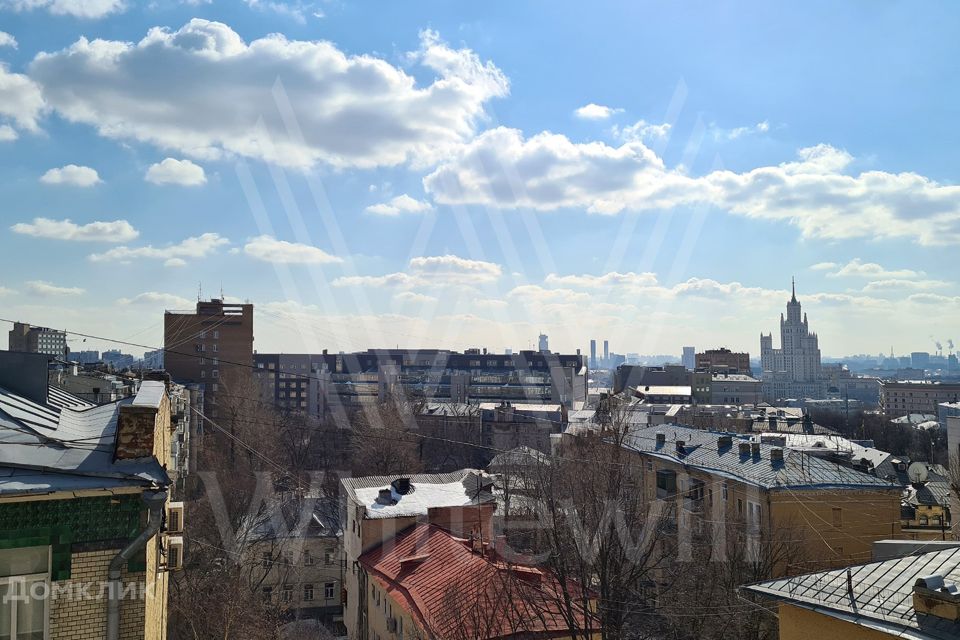 Продаётся 6-комнатная квартира, 311.4 м²