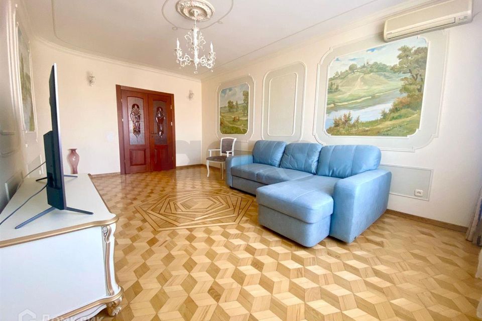 Продаётся 3-комнатная квартира, 107.8 м²