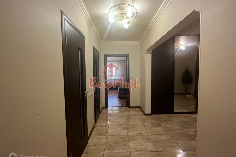Продаётся 1-комнатная квартира, 63 м²