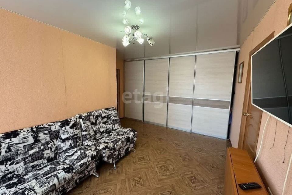 Продаётся 4-комнатная квартира, 62.1 м²