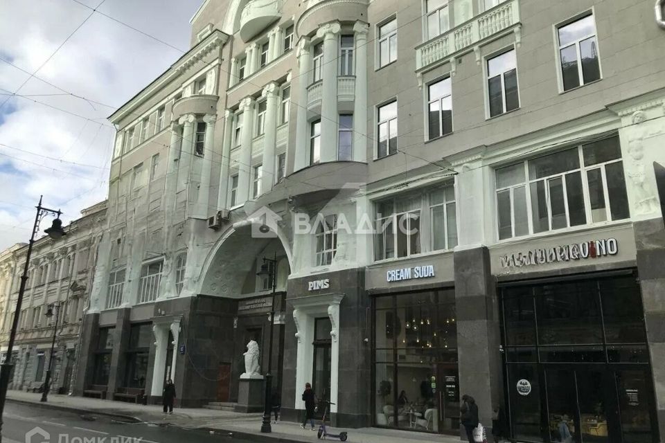 Продаётся 6-комнатная квартира, 241 м²