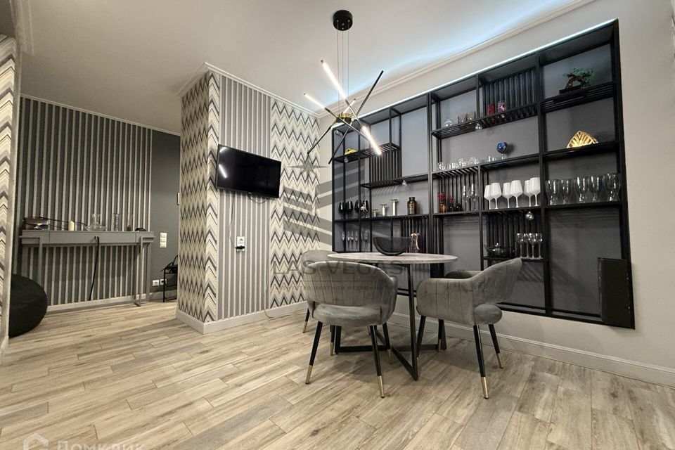 Сдаётся 2-комнатная квартира, 74 м²
