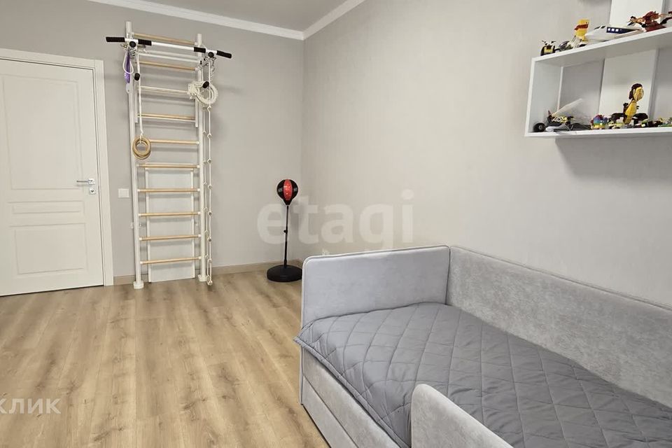 Продаётся 4-комнатная квартира, 106.2 м²