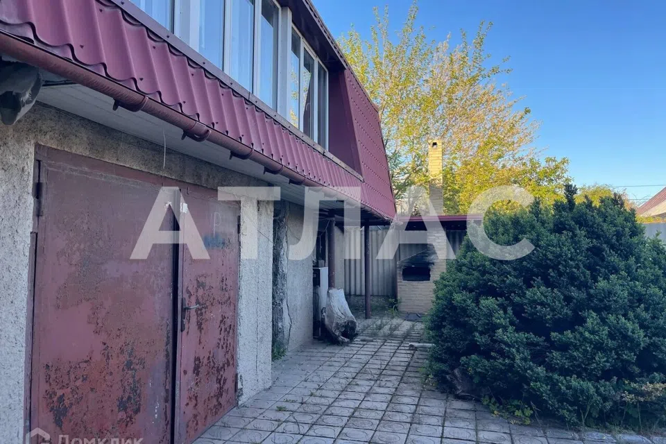 Продаётся 2-этажный дом, 200 м²
