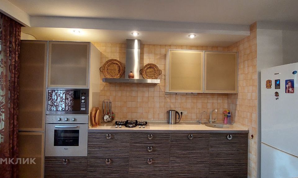 Продаётся 2-комнатная квартира, 70.8 м²
