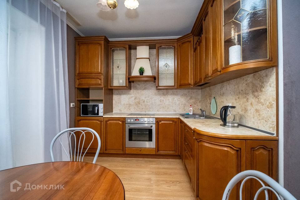 Сдаётся 2-комнатная квартира, 80 м²