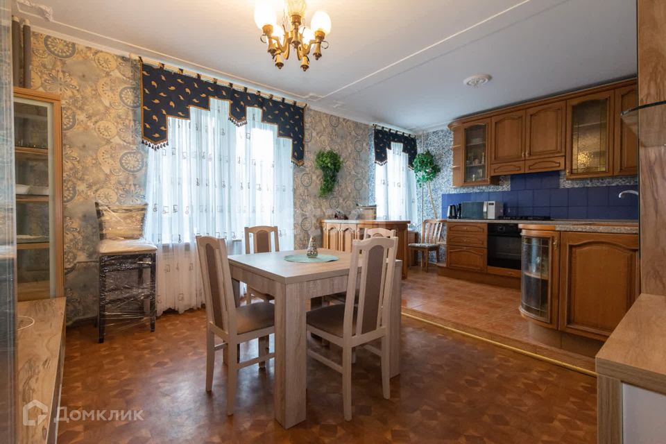 Продаётся 3-комнатная квартира, 125 м²
