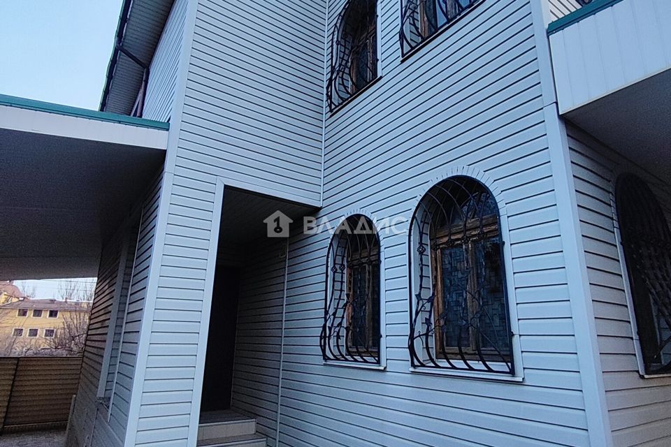 Продаётся 2-этажный дом, 162 м²