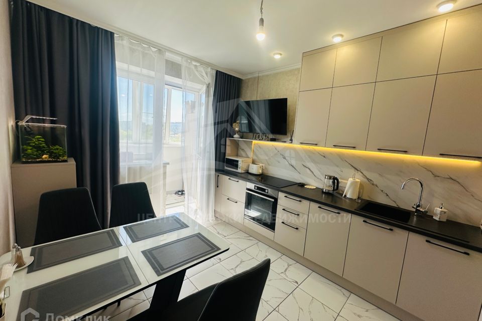 Продаётся 1-комнатная квартира, 38 м²