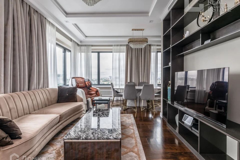 Продаётся 4-комнатная квартира, 130 м²