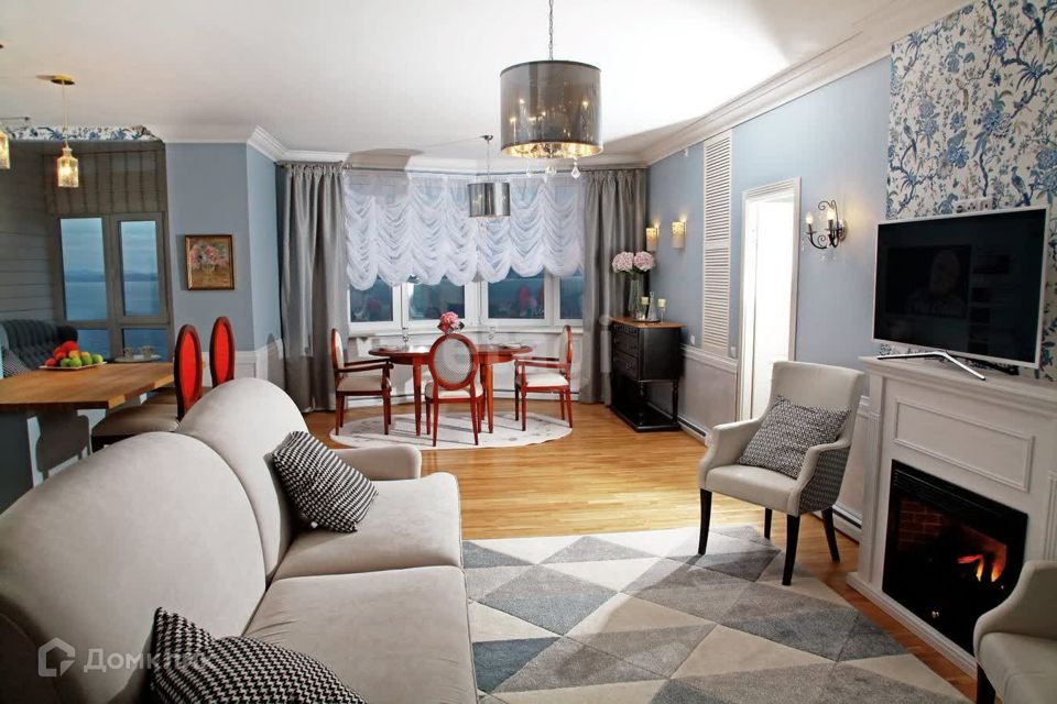 Сдаётся 4-комнатная квартира, 130 м²
