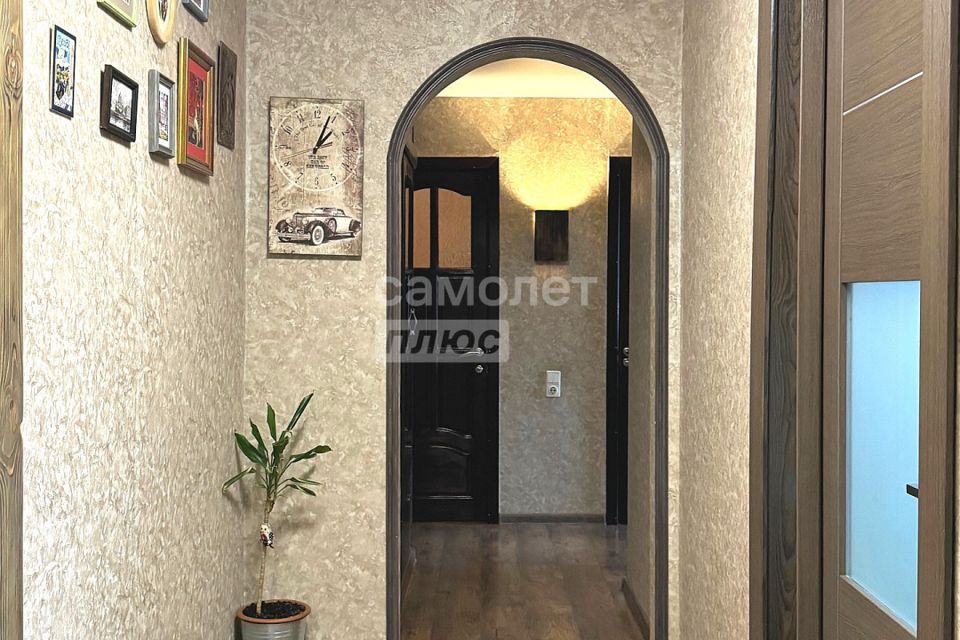 Продаётся 3-комнатная квартира, 59.8 м²