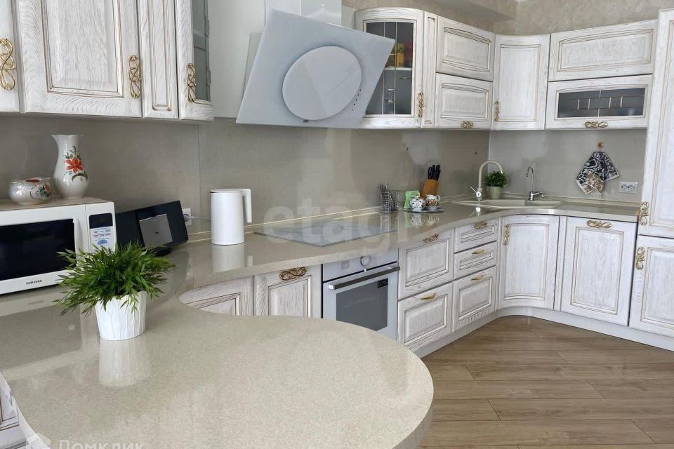 Продаётся 2-комнатная квартира, 83 м²