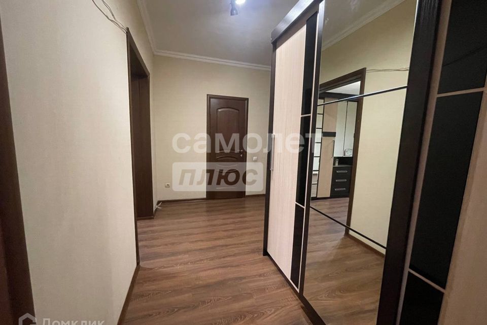 Сдаётся 2-комнатная квартира, 64.8 м²