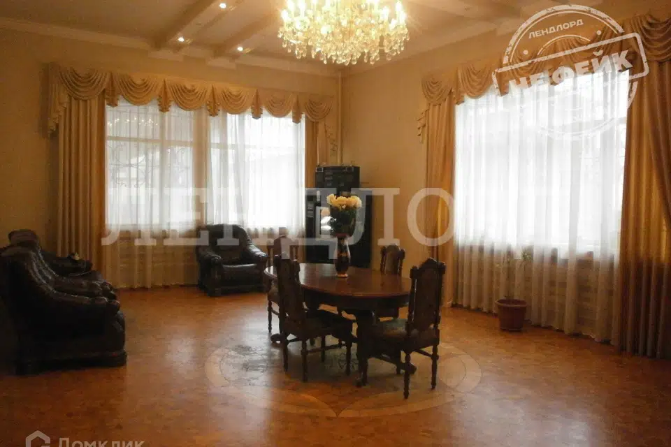 Продаётся 2-этажный дом, 525 м²