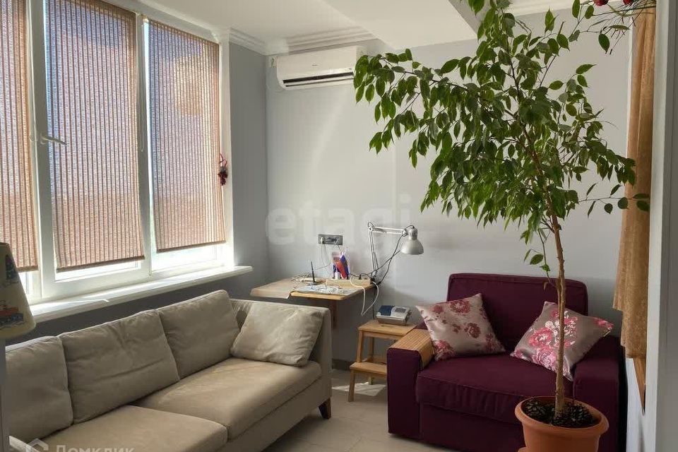 Продаётся 1-комнатная квартира, 35.7 м²