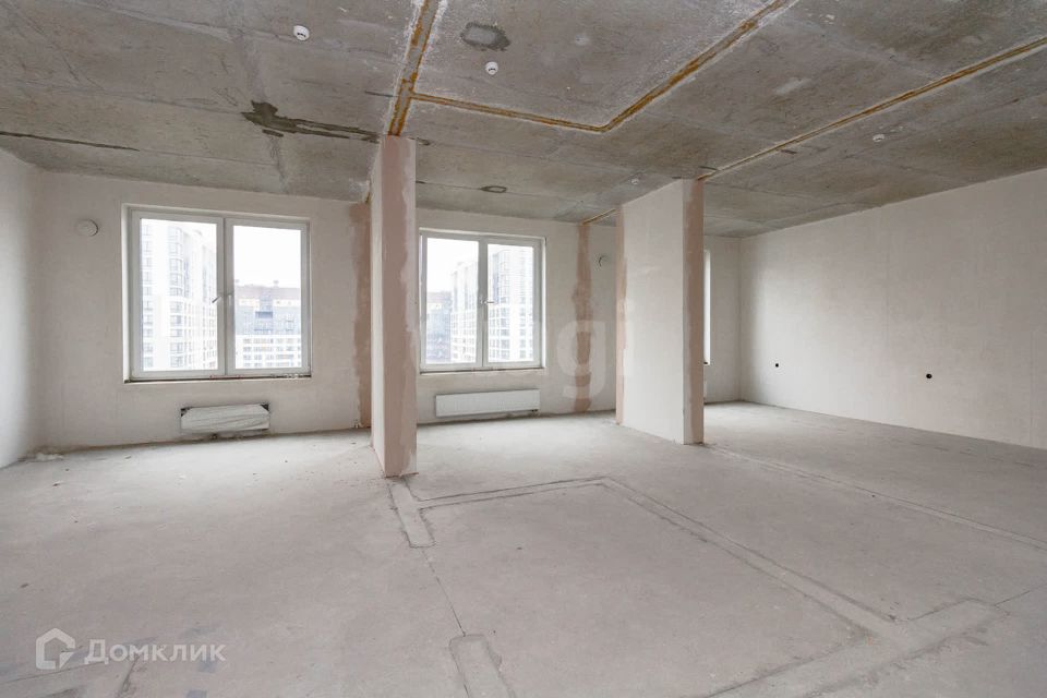 Продаётся 3-комнатная квартира, 122.8 м²