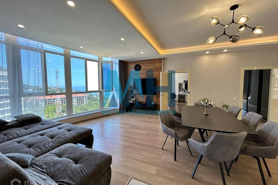 Продаётся 3-комнатная квартира, 105.4 м²
