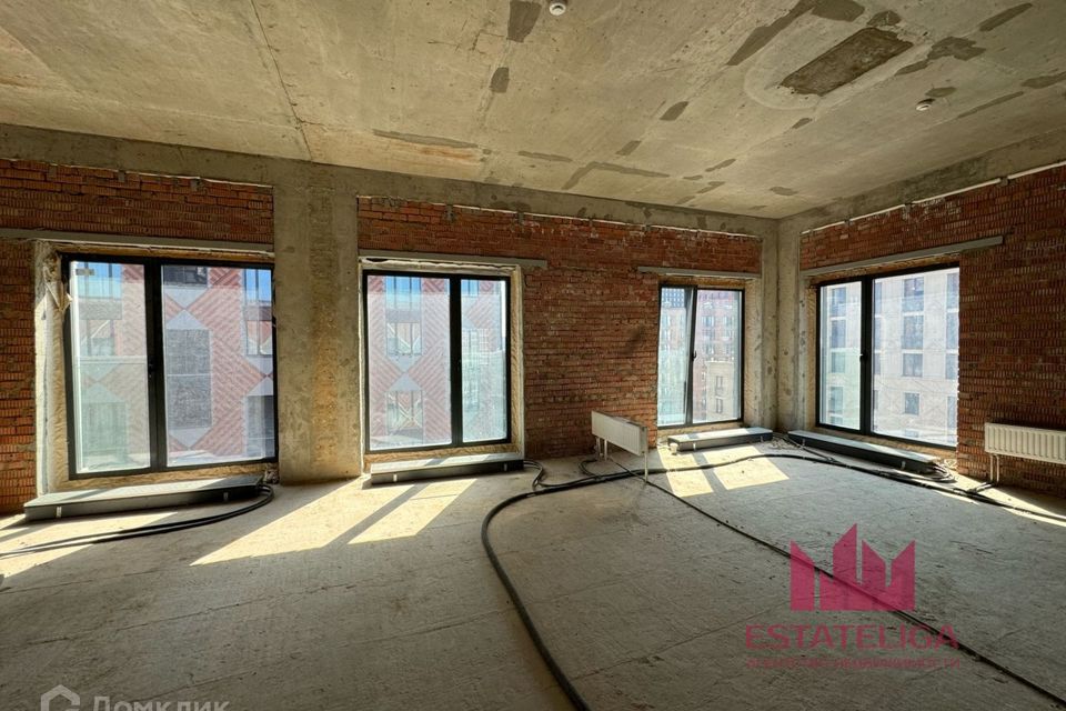 Продаётся 4-комнатная квартира, 151.5 м²