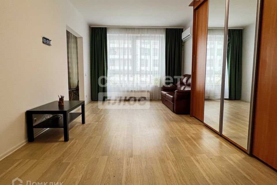 Продаётся 1-комнатная квартира, 47.2 м²