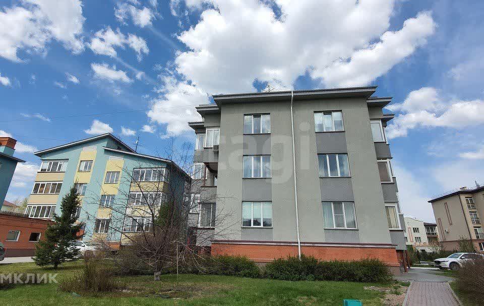 Продаётся 3-комнатная квартира, 121.7 м²