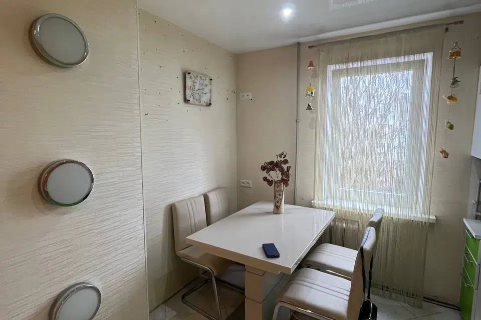 Продаётся 4 комнаты в 4-комн. квартире, 75 м²