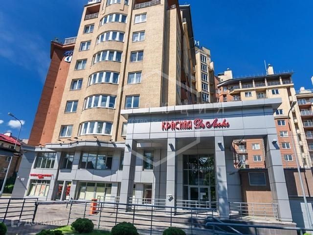 Продаётся 4-комнатная квартира, 149.6 м²