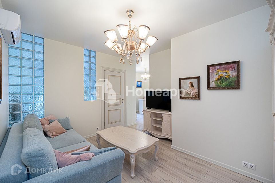 Продаётся 1-комнатная квартира, 42.1 м²