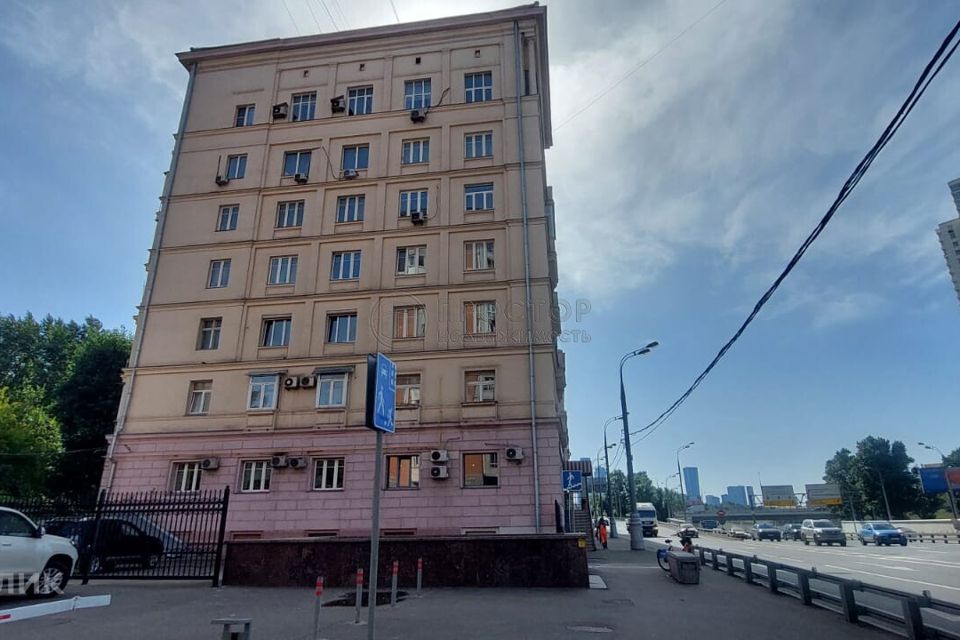 Продаётся 2 комнаты в 3-комн. квартире, 23.6 м²