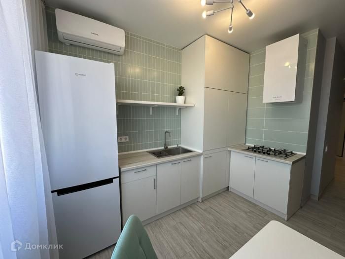 Продаётся 1-комнатная квартира, 42 м²