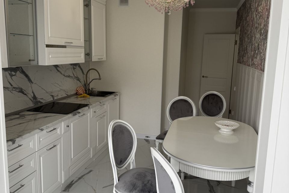 Сдаётся 2-комнатная квартира, 100 м²